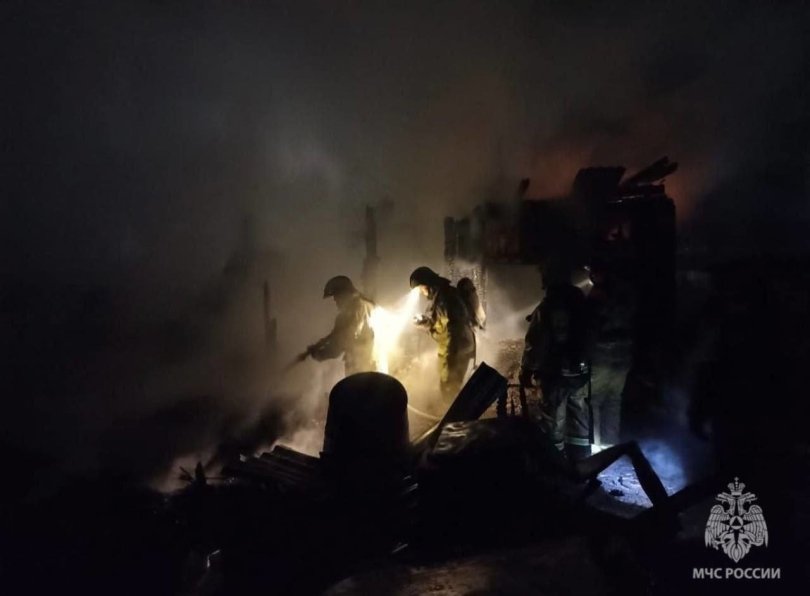 В Башкирии в страшном пожаре погибла семья с двумя маленькими детьми В Башкирии в страшном пожаре погибла семья с двумя маленькими детьми