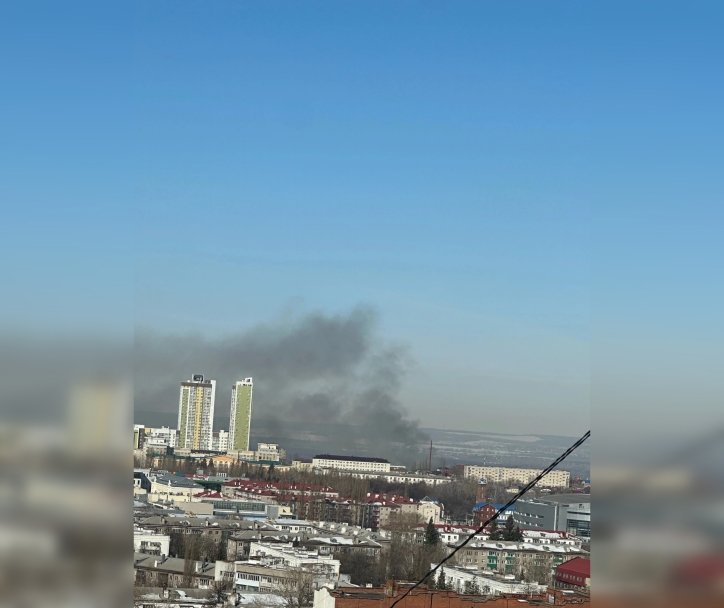 В Уфе недалеко от инфекционной больницы происходит пожар В Уфе недалеко от инфекционной больницы происходит пожар