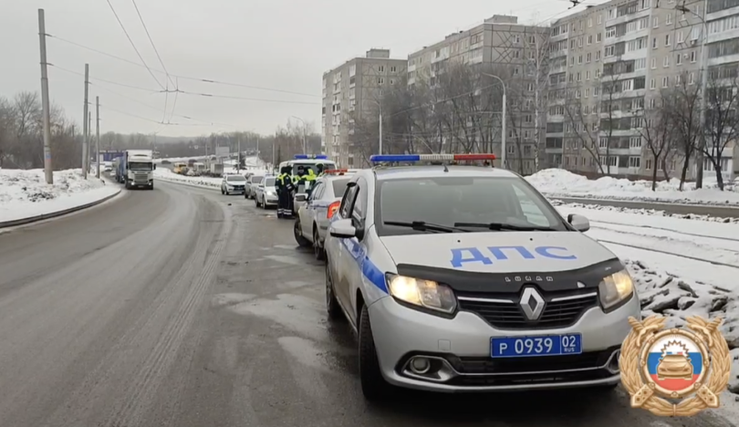 В Уфе задержали подозреваемых в угоне автомобиля В Уфе задержали подозреваемых в угоне автомобиля