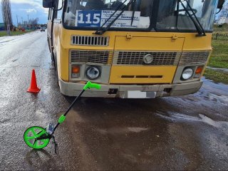 В Башкирии 13-летняя девочка попала под колеса автобуса