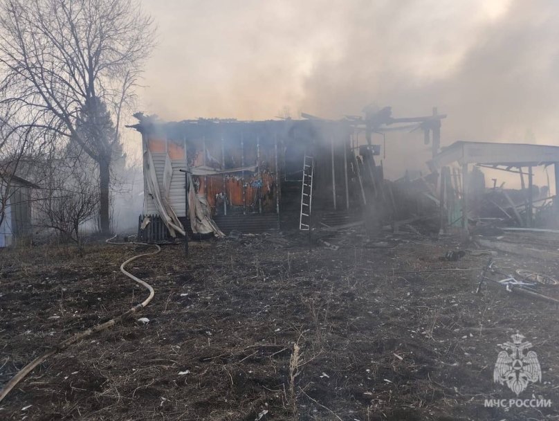 В Башкирии 27-летний мужчина получил сильные ожоги при пожаре в доме В Башкирии 27-летний мужчина получил сильные ожоги при пожаре в доме
