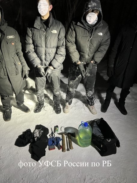 В Уфе троим 18-летним парням грозит до 20 лет тюрьмы за попытку диверсии В Уфе троим 18-летним парням грозит до 20 лет тюрьмы за попытку диверсии