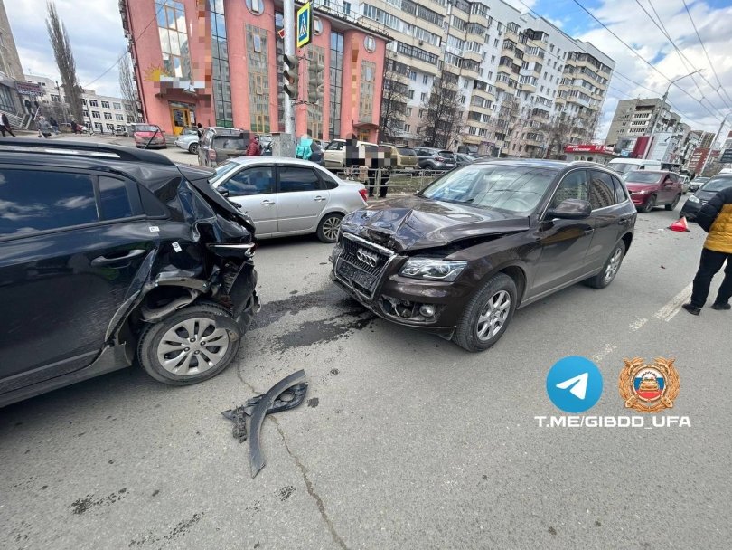 В Уфе восьмилетняя пассажирка пострадала в столкновении двух иномарок В Уфе восьмилетняя пассажирка пострадала в столкновении двух иномарок