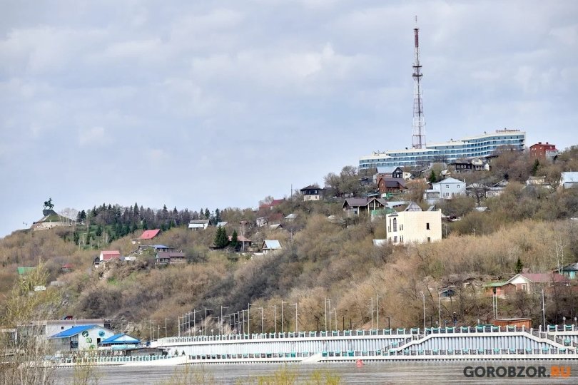 В Уфе затопило набережную из-за подъема воды в реке Белой В Уфе затопило набережную из-за подъема воды в реке Белой