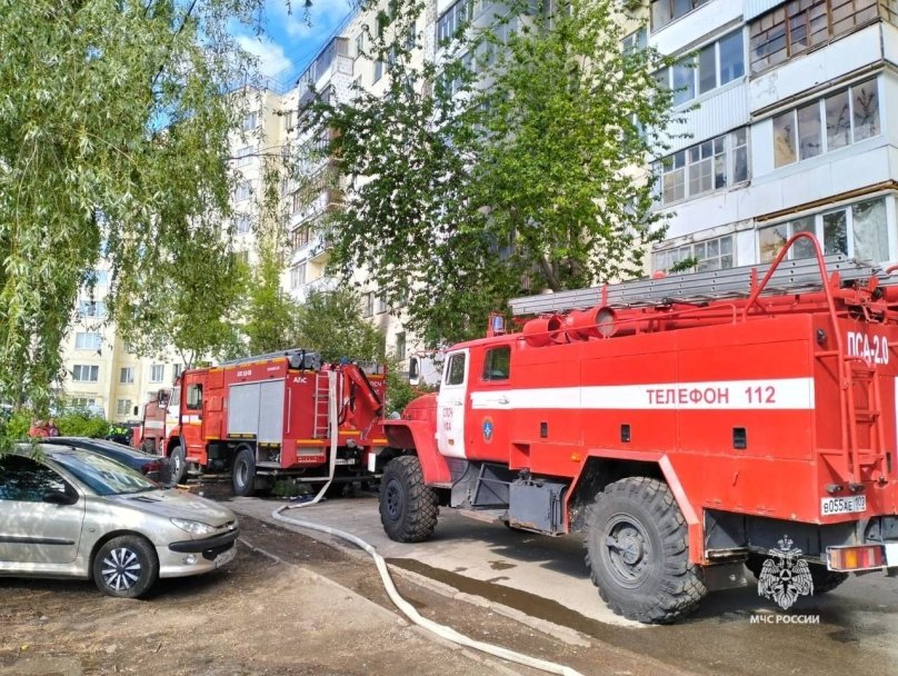 30 человек спасли при пожаре в многоэтажке в Уфе 30 человек спасли при пожаре в многоэтажке в Уфе