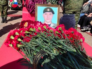 «Несмотря на ранение, вновь встал в строй»: в Башкирии простились с 27-летним Камилем Исламовым