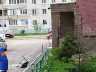 Очевидец рассказал подробности падения парня с высотки в Уфе