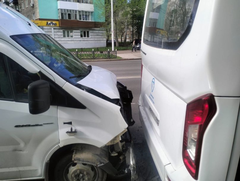 В Башкирии столкнулись два автобуса, пострадали два пассажира В Башкирии столкнулись два автобуса, пострадали два пассажира