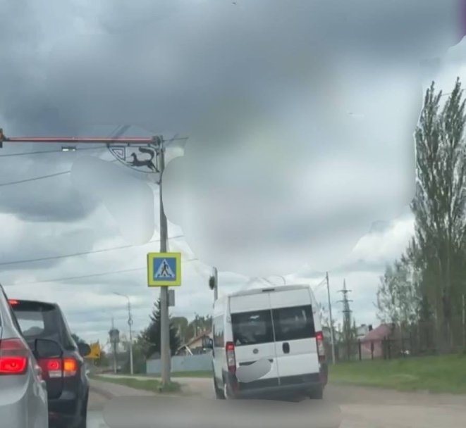 В Уфе оштрафовали водителя маршрутки, который объехал поток по тротуару В Уфе оштрафовали водителя маршрутки, который объехал поток по тротуару