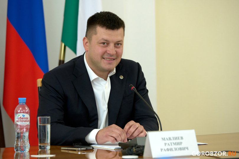 Мэр Уфы Ратмир Мавлиев запретил депутатам отдыхать во время отпуска Мэр Уфы Ратмир Мавлиев запретил депутатам отдыхать во время отпуска