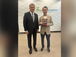 Радий Хабиров присвоил Евгению Миронову звание народного артиста Башкирии