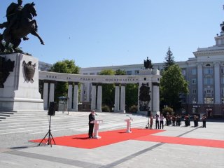 Радий Хабиров вручил государственные награды жителям республики
