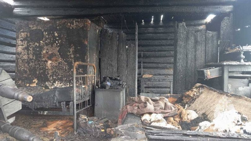 В Башкирии мужчина погиб, пытаясь выползти из огня В Башкирии мужчина погиб, пытаясь выползти из огня