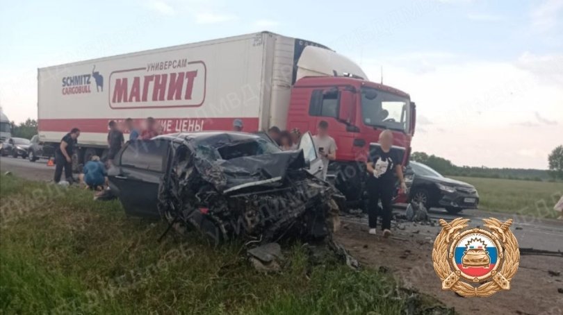 В Башкирии женщина погибла в аварии с фурой В Башкирии женщина погибла в аварии с фурой