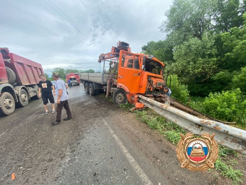В тройном ДТП под Уфой пострадал водитель В тройном ДТП под Уфой пострадал водитель