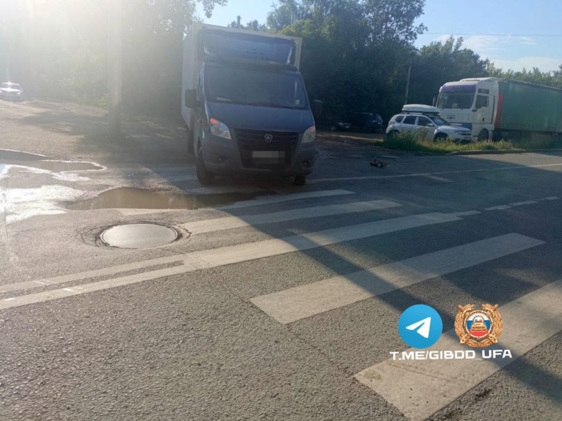 В Уфе 36-летняя женщина попала под колеса грузовика В Уфе 36-летняя женщина попала под колеса грузовика