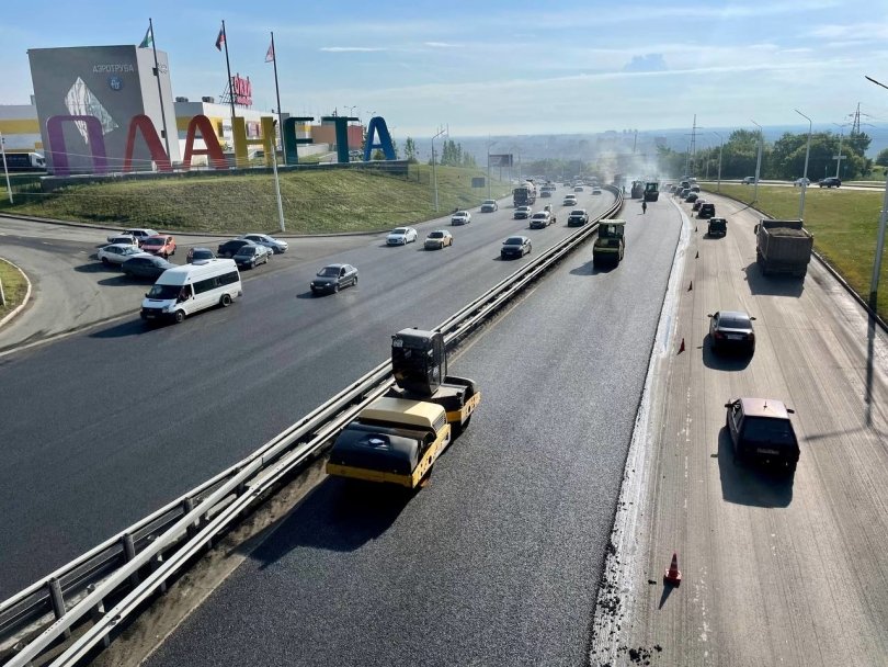 В Уфе на проспекте Салавата Юлаева меняют асфальт В Уфе на проспекте Салавата Юлаева меняют асфальт