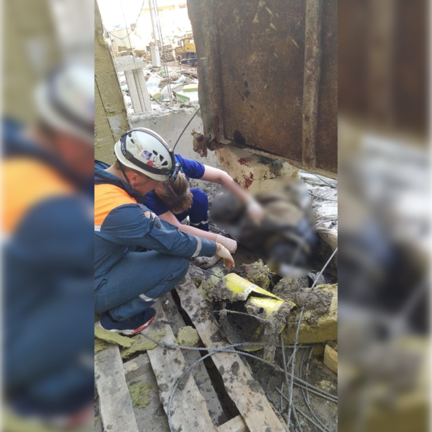 В Уфе на стройплощадке сорвалась люлька, погибли два человека В Уфе на стройплощадке сорвалась люлька, погибли два человека
