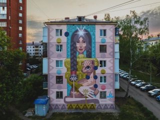 В Уфе появился новый мурал на фасаде дома