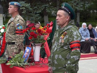 «Любил жизнь»: в Башкирии простились с погибшим в СВО Салаватом Хафизовым