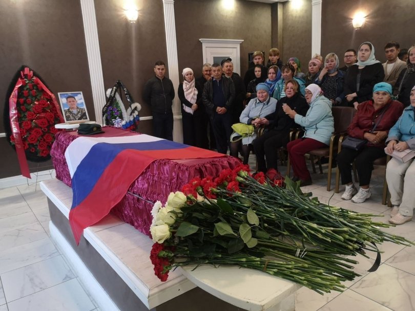 «Пал смертью храбрых»: в Уфе простились с погибшим в СВО Данисом Камалитдиновым «Пал смертью храбрых»: в Уфе простились с погибшим в СВО Данисом Камалитдиновым