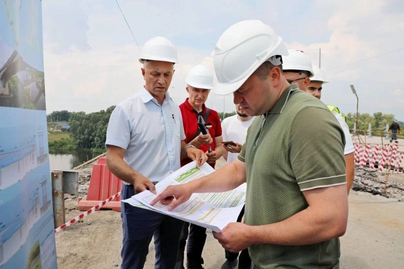 «Прошу понимания и терпения»: мэр Уфы проинспектировал ход ремонта Шакшинского моста «Прошу понимания и терпения»: мэр Уфы проинспектировал ход ремонта Шакшинского моста