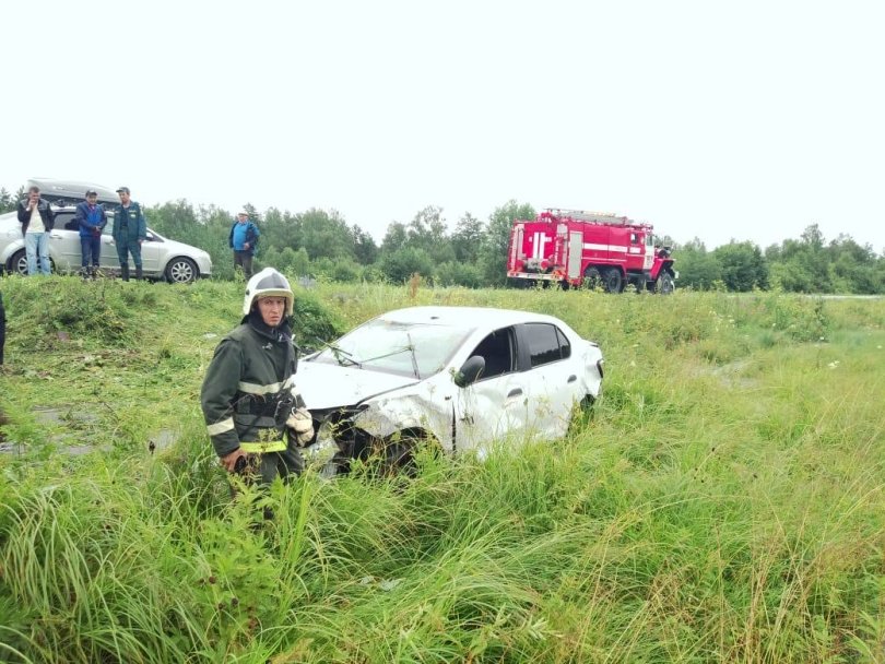 В Башкирии девушка за рулем автомобиля попала в ДТП из-за дождя В Башкирии девушка за рулем автомобиля попала в ДТП из-за дождя