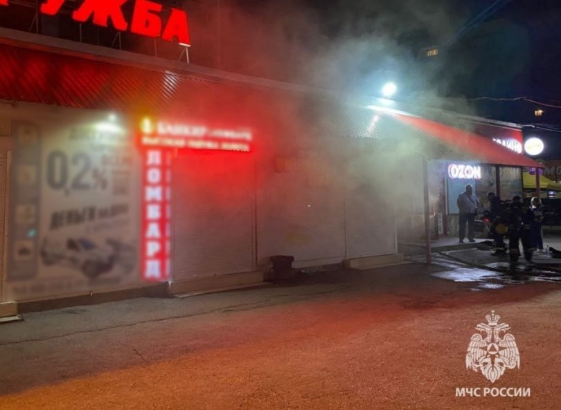 В Башкирии ночью загорелся продуктовый магазин В Башкирии ночью загорелся продуктовый магазин