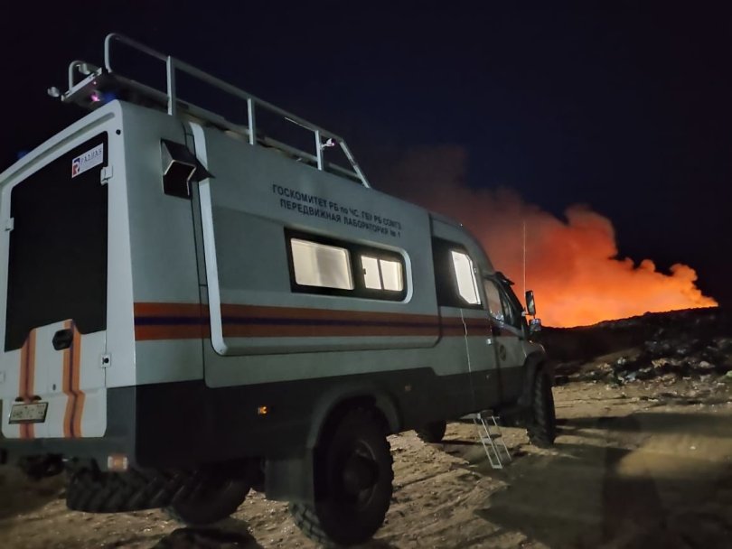В Башкирии пожарные потушили горящий мусор на несанкционированном полигоне В Башкирии пожарные потушили горящий мусор на несанкционированном полигоне