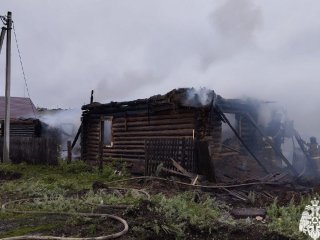 В Башкирии сгорел дом многодетной семьи