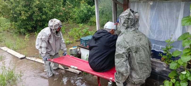 В Башкирии спасатели эвакуировали 83-летнего пенсионера с затопленного садового участка В Башкирии спасатели эвакуировали 83-летнего пенсионера с затопленного садового участка