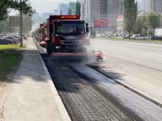В Уфе меняют асфальт на улице Жукова