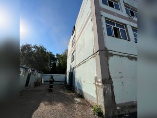 В Уфе огнеборцы потушили пожар в электрощитовой
