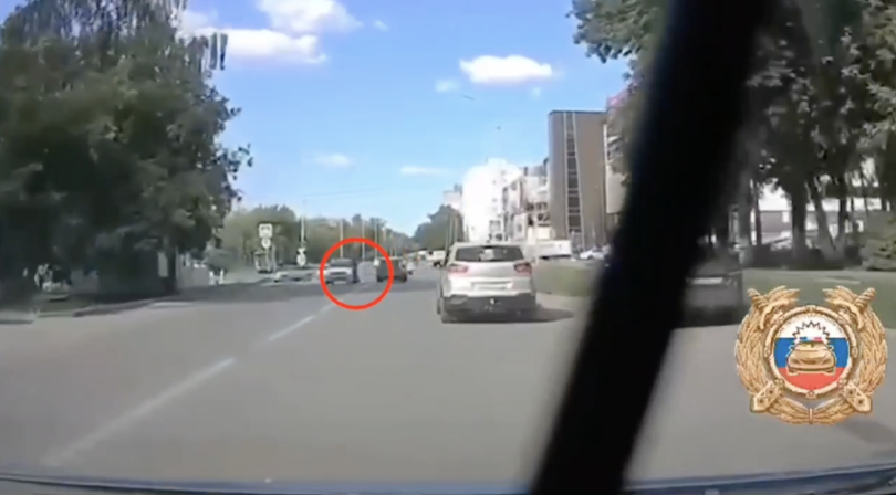 В Уфе 13-летний подросток попал под колеса «Лады» В Уфе 13-летний подросток попал под колеса «Лады»