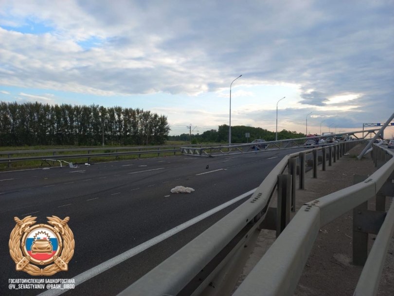 Забыл опустить кузов: водитель грузовика устроил ДТП с пострадавшим на трассе в Башкирии Забыл опустить кузов: водитель грузовика устроил ДТП с пострадавшим на трассе в Башкирии