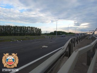 Забыл опустить кузов: водитель грузовика устроил ДТП с пострадавшим на трассе в Башкирии