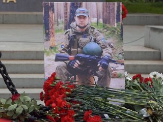 «Отважный воин»: в Башкирии проводили в последний путь 33-летнего сержанта Дениса Гарипова
