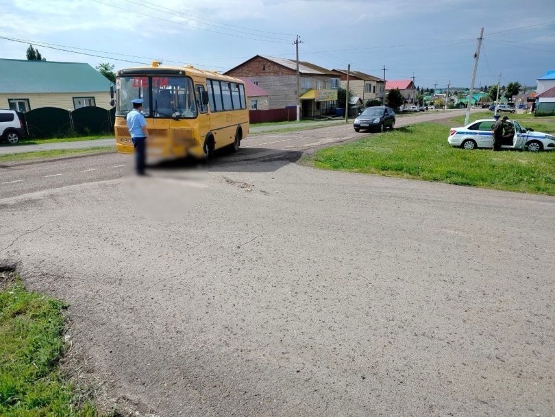 В Башкирии директора школы и водителя автобуса оштрафовали за ДТП, в котором пострадал 15-летний подросток В Башкирии директора школы и водителя автобуса оштрафовали за ДТП, в котором пострадал 15-летний подросток