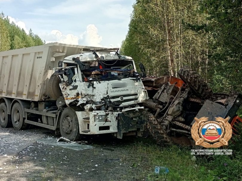 В Башкирии два водителя пострадали в ДТП с двумя грузовиками В Башкирии два водителя пострадали в ДТП с двумя грузовиками
