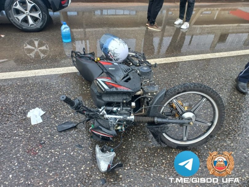 В Уфе 18-летний водитель мопеда получил травмы после столкновения с автомобилем В Уфе 18-летний водитель мопеда получил травмы после столкновения с автомобилем