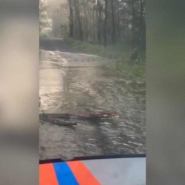 В Уфе из-за паводка закрыли дорогу к двум СНТ В Уфе из-за паводка закрыли дорогу к двум СНТ
