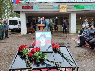 «Был обычным сельским парнем»: в Башкирии простились с Рафисом Шафигуллиным