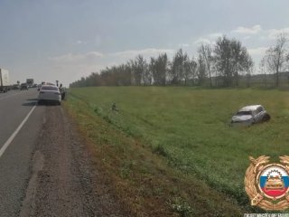 Два человека погибли и пятеро пострадали в массовой аварии в Башкирии