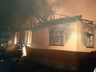 Под Уфой сгорели три дома и два автомобиля