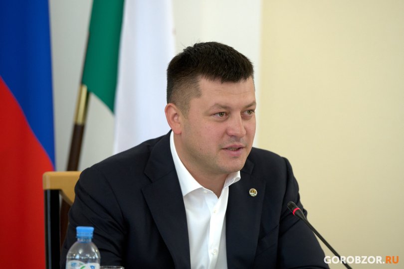 Президент России вручил орден «За заслуги перед Отечеством» II степени мэру Уфы Ратмиру Мавлиеву Президент России вручил орден «За заслуги перед Отечеством» II степени мэру Уфы Ратмиру Мавлиеву