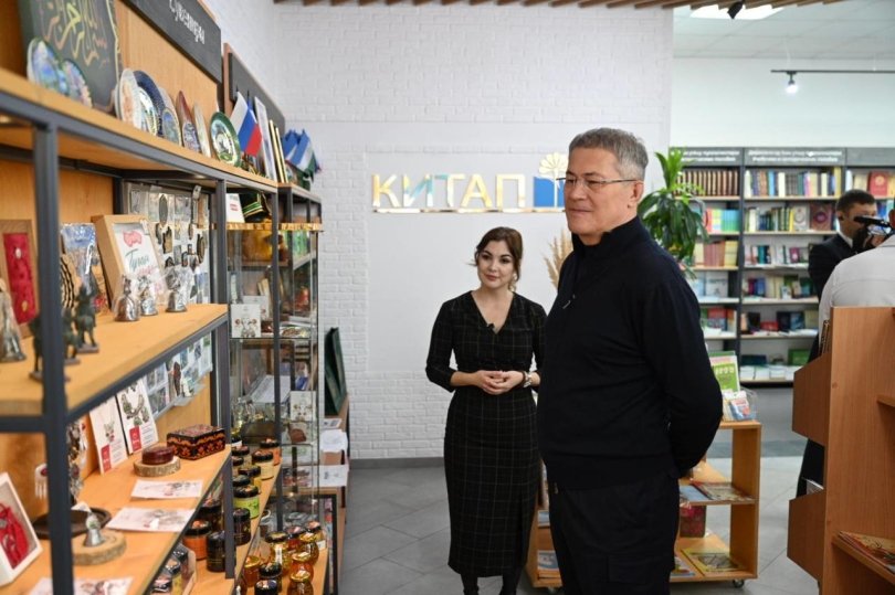 Радий Хабиров посетил новый магазин «Китап», открывшийся в центре Уфы Радий Хабиров посетил новый магазин «Китап», открывшийся в центре Уфы