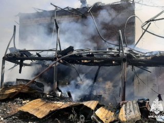 В Башкирии пожарный спас 5 человек при пожаре в доме