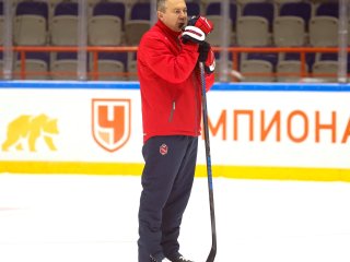 «Обтекаем, такой позор редко припомнишь». Воробьев – после 0:7 от «Металлурга»