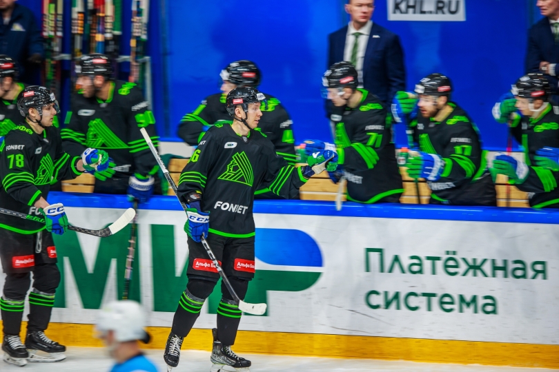Шаров: «На аренах «Сибири» и «Салавата» самая крутая атмосфера в КХЛ» Шаров: «На аренах «Сибири» и «Салавата» самая крутая атмосфера в КХЛ»
