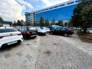 «Щадить не буду»: Ратмир Мавлиев раскритиковал чиновников за запаркованные тротуары и мусорные улицы в Уфе